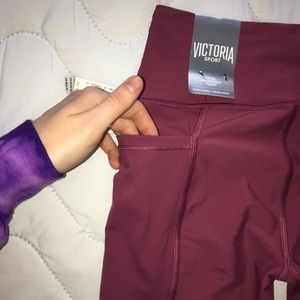 Victoria Sport Total Knockout Leggings NWT